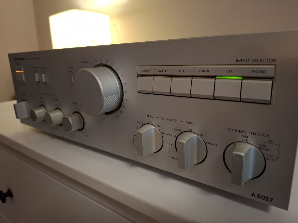 Onkyo integra 8057