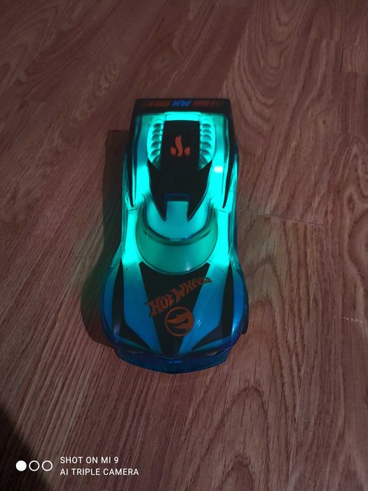 Mașinuță hot wheels spark racers