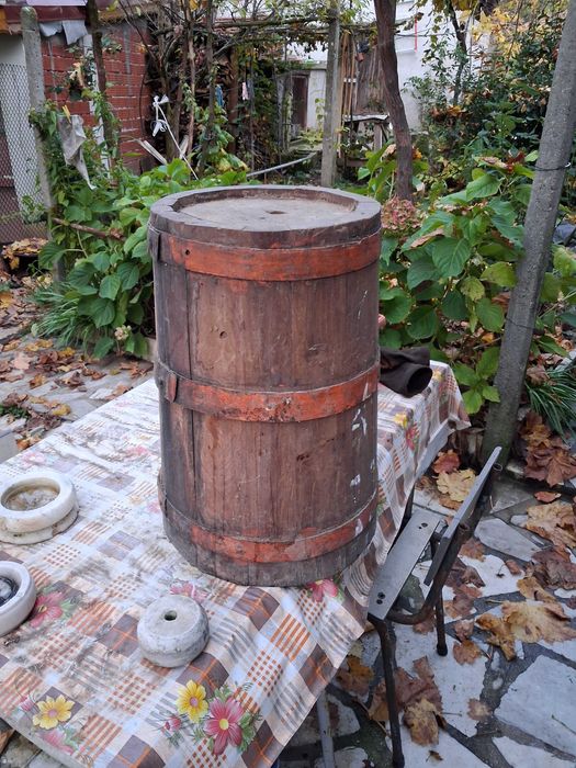 Малка дървена каца