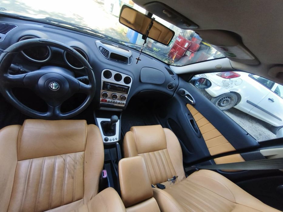 Продавам Алфа ромео 156sw цяла за части или на части