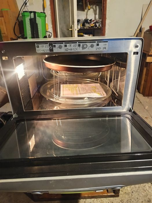 Cuptor microunde nou profesional cu grill, whirlpool jt356 cu display.