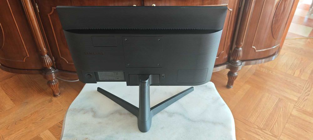 Продавам монитор FHD 21,5" F22T350FHI