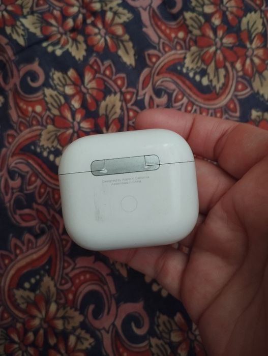 Air pods bluetoohli naushnil