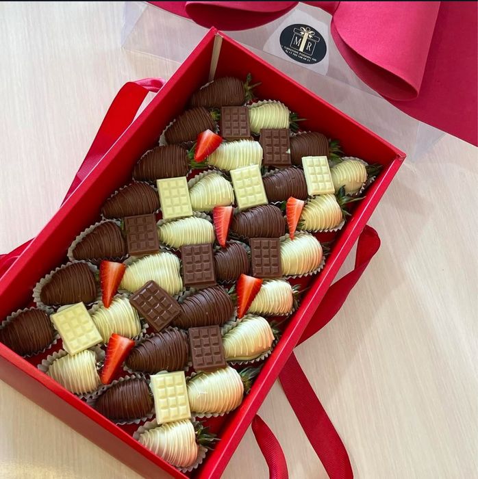 Клубника в школаде