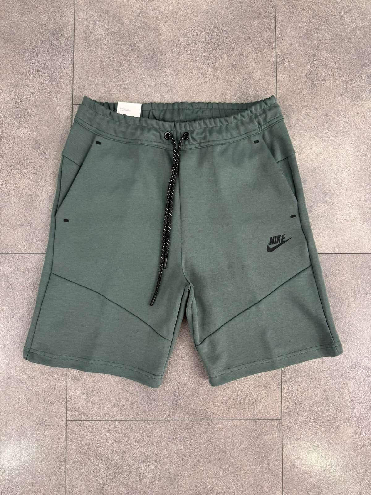Ново зареждане!Къси панталони Nike,Nike Tech Fleece