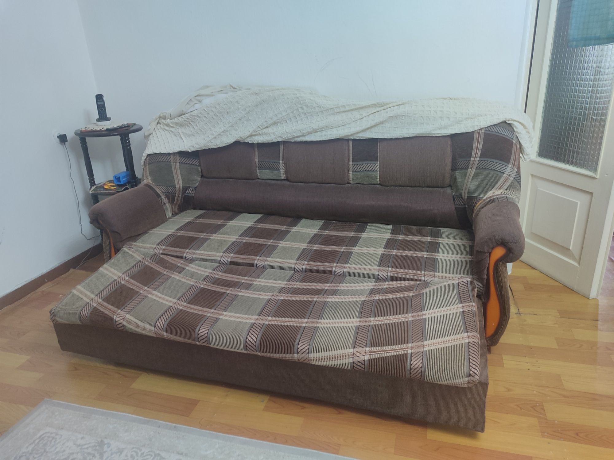 Диван срочно продам