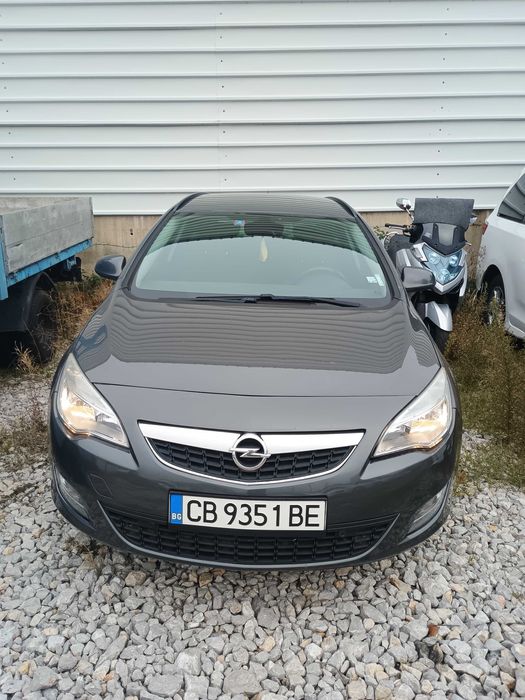 Продавам Opel Astra J 1.4 140к.с