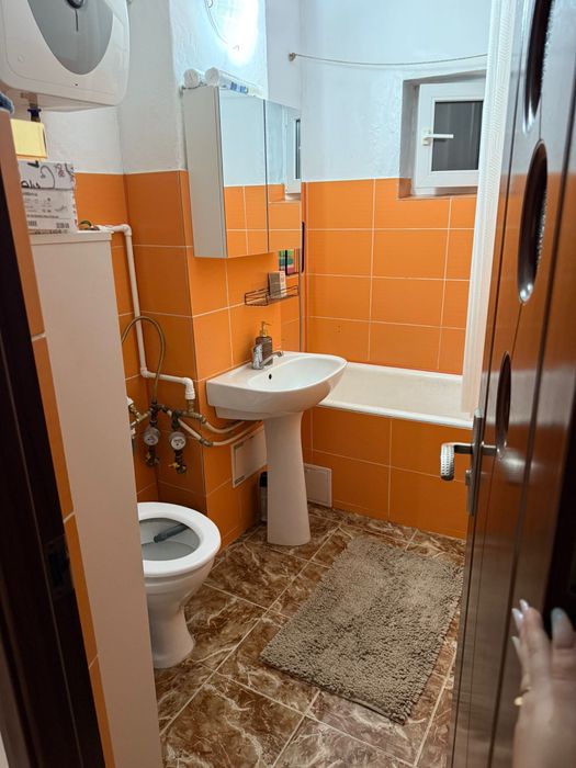 Vand apartament 2 camere etaj 1