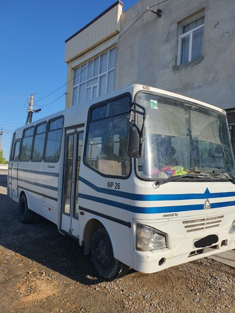 Isuzu avtobus sotiladi dizel