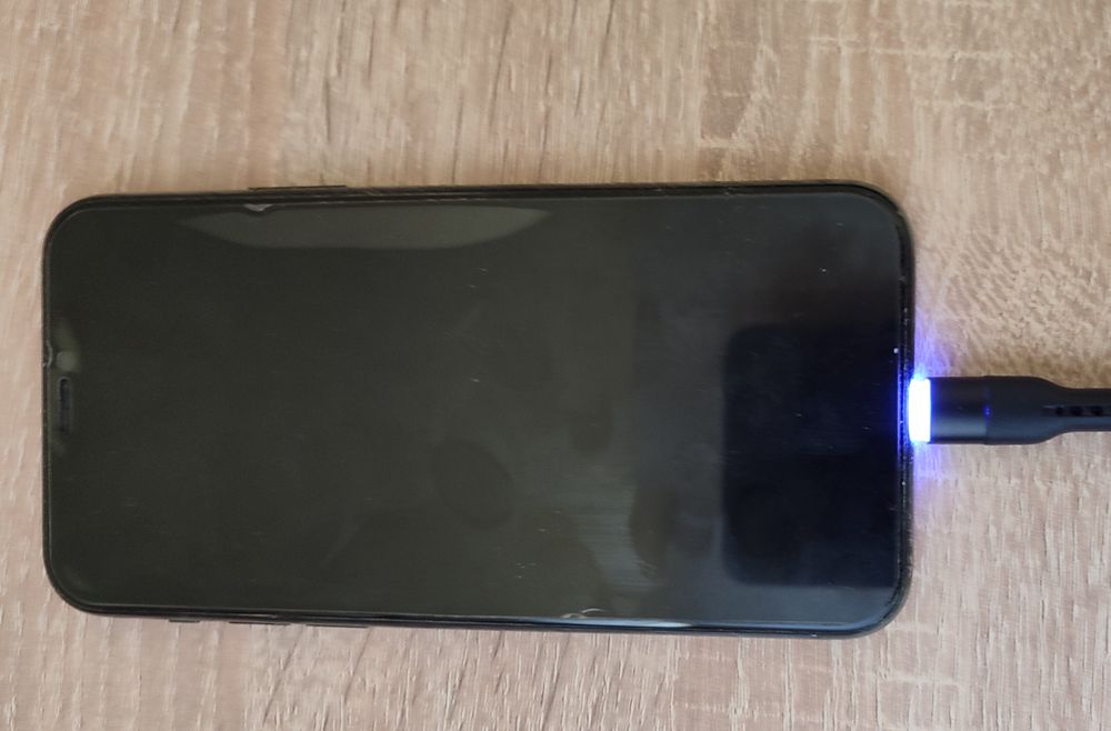 iPhone 11 pro продавам
