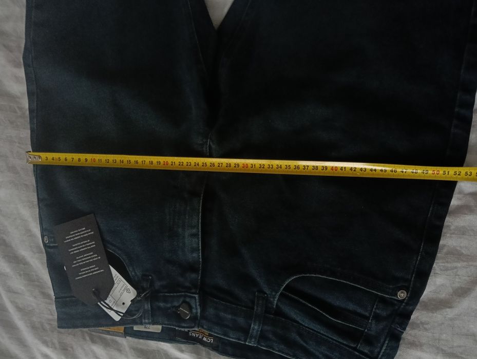 Blugi noi mărimea 32 LC Waikiki