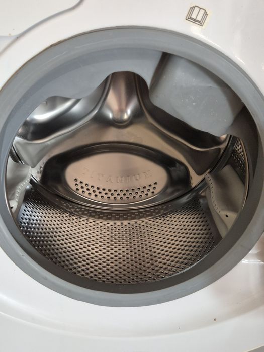Masina de spalat cu uscator Ariston