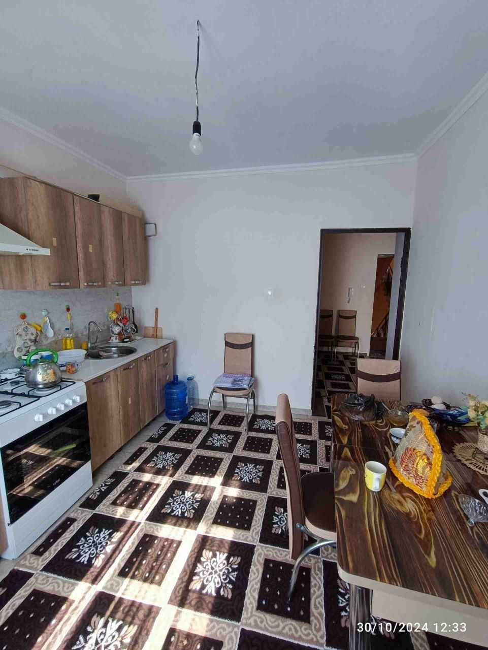 2 xonali ko'p qavatli uy sotiladi