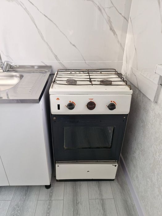 Продам газ плиту