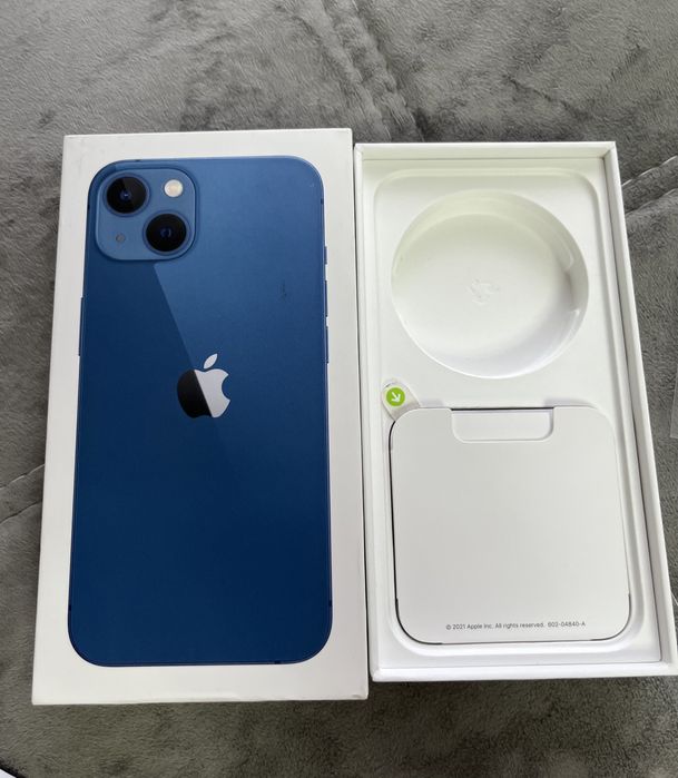 Продам Iphone/Айфон 13