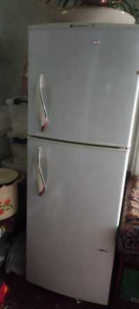 Два Холодильника