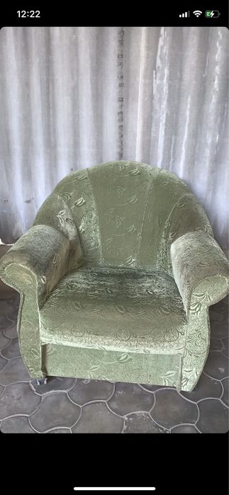 Кресла продаются