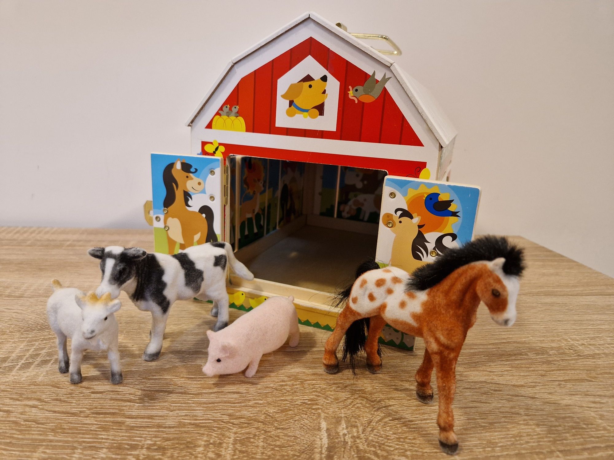 Дървена ферма с ключалки Melissa & Doug