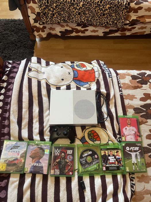 Vand Xbox One s cu o maneta