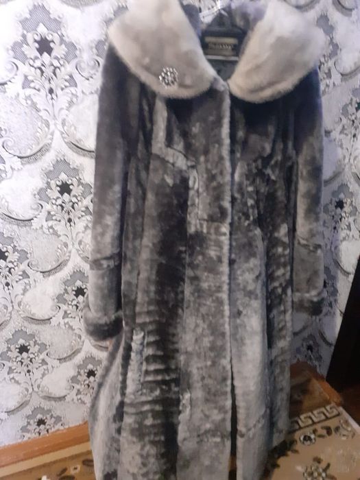Продам шубу и шапку.