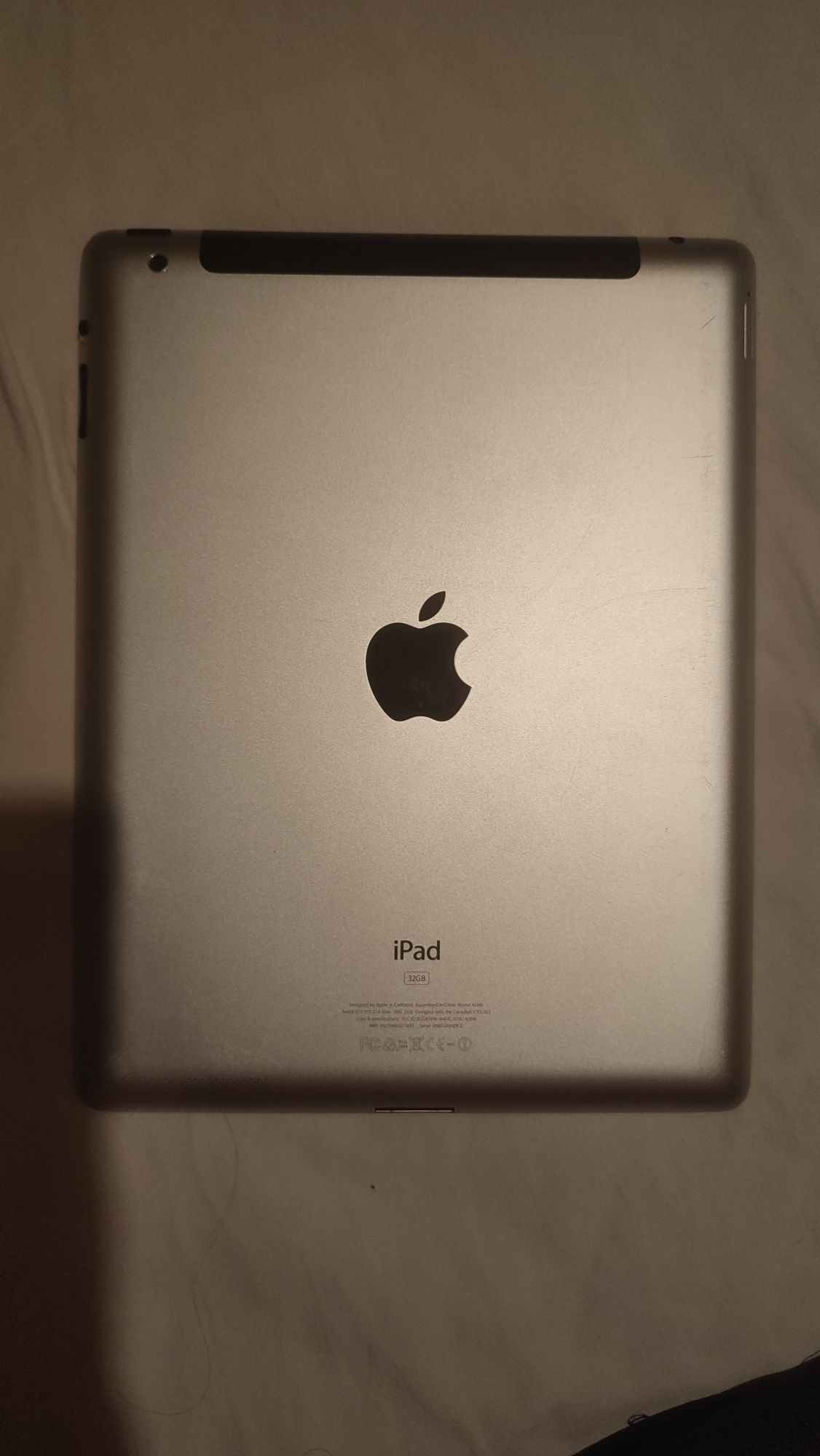 Apple iPad 2  32 GB cu sim