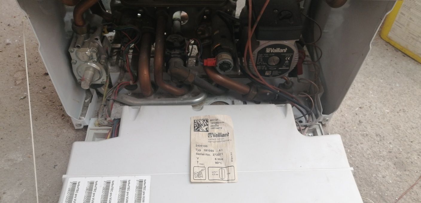 Dezmembrez/vând Centrala Vaillant Turbo Tec VUW 282