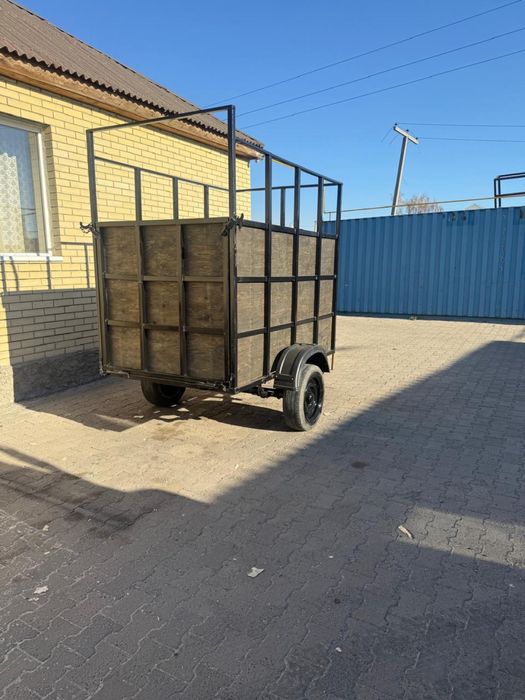 Легковой прицеп - коневозка