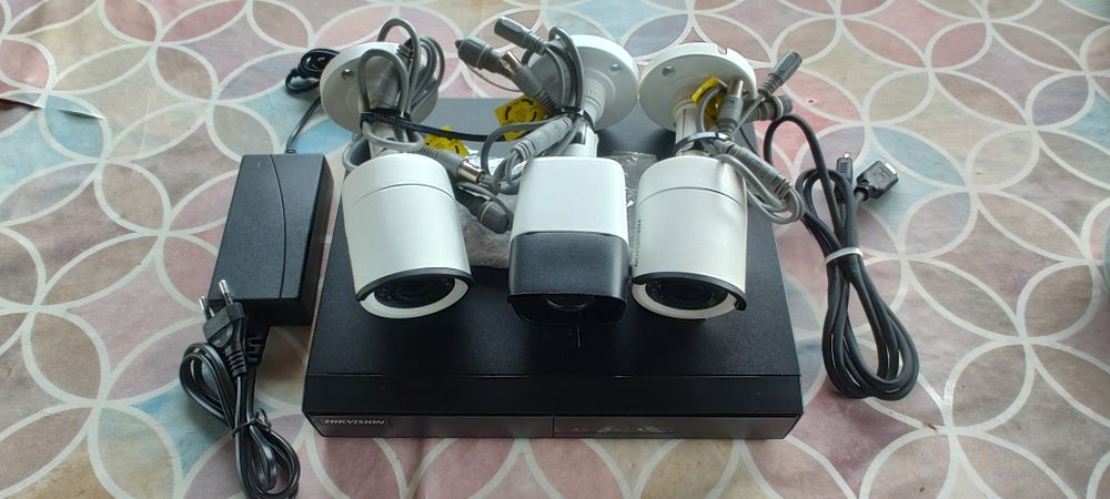 Dvr + 3 Camere 2mp Hikvision
