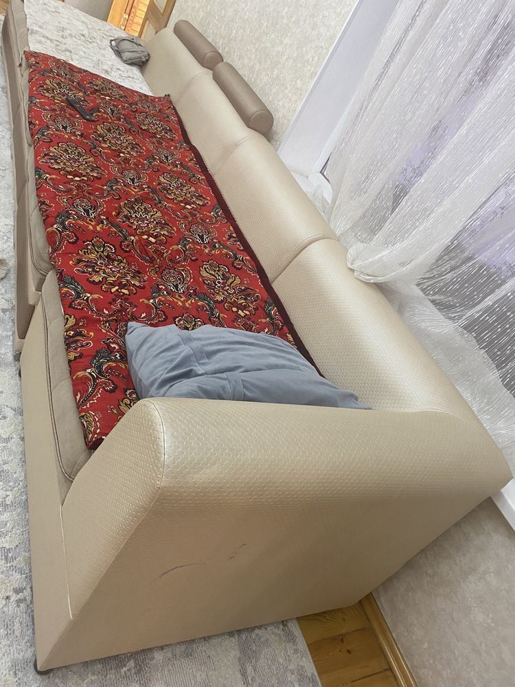 Продам диван срочно