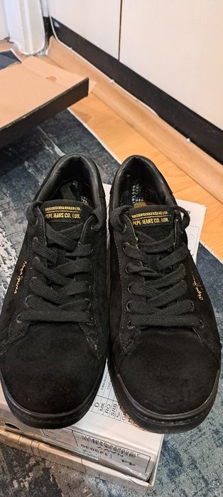 Обувки ,естествен велур