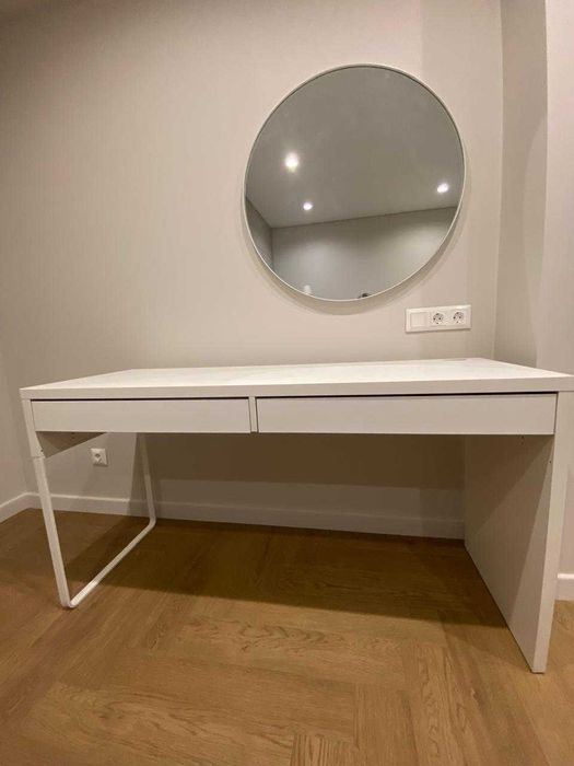 Стол ИКЕА 142 х 50 см.