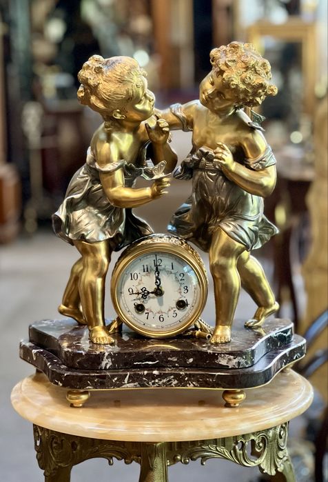 Ceas vechi din Bronz Dore *** vintage / antic / vechi / retro ***