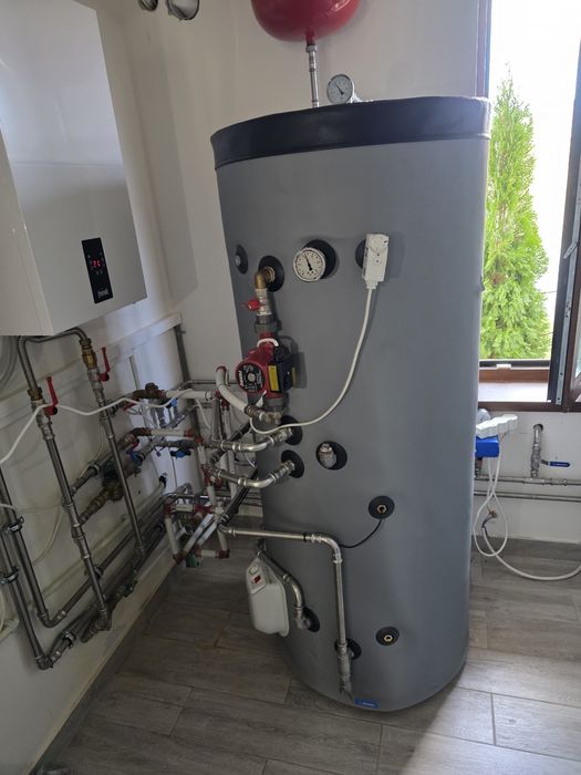 Vând centrală feroli electrică și boiler