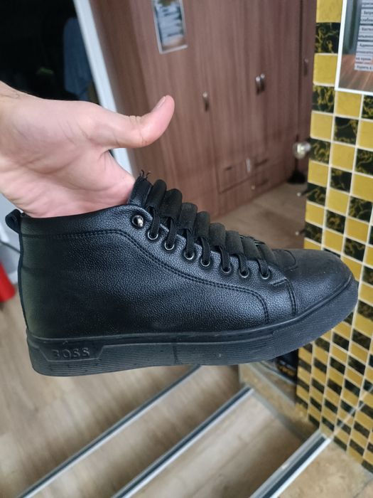 Обувь совсем новая.