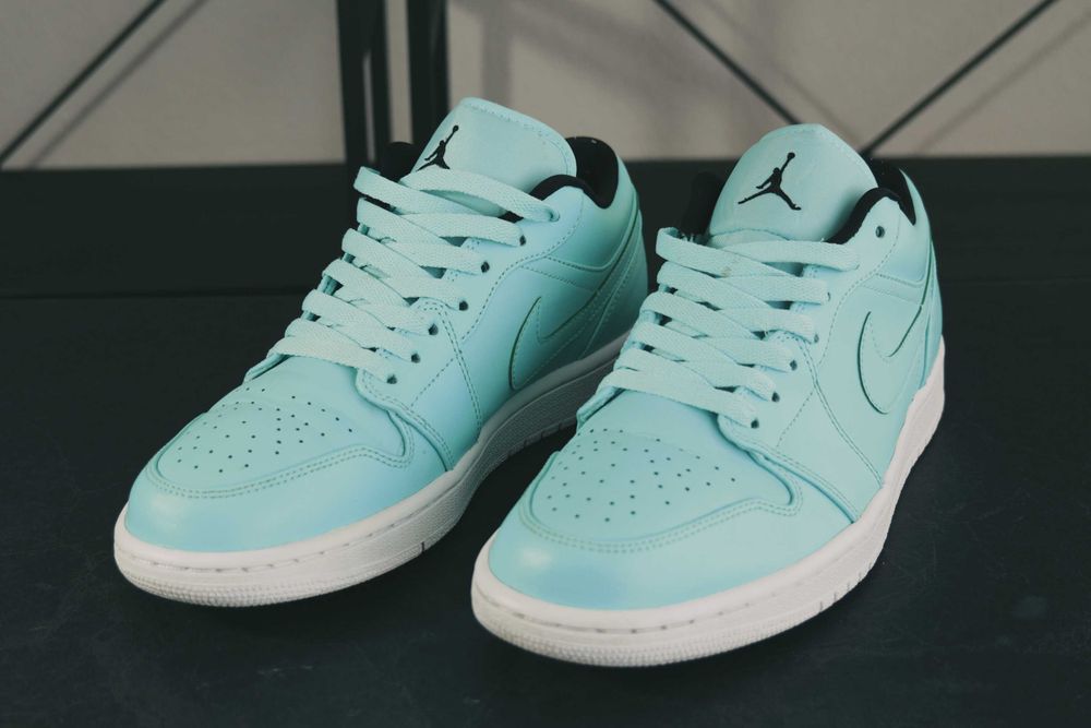 Air Jordan 1 Retro Low "Hyper Turquoise" - 42,5 номер Оригинални!