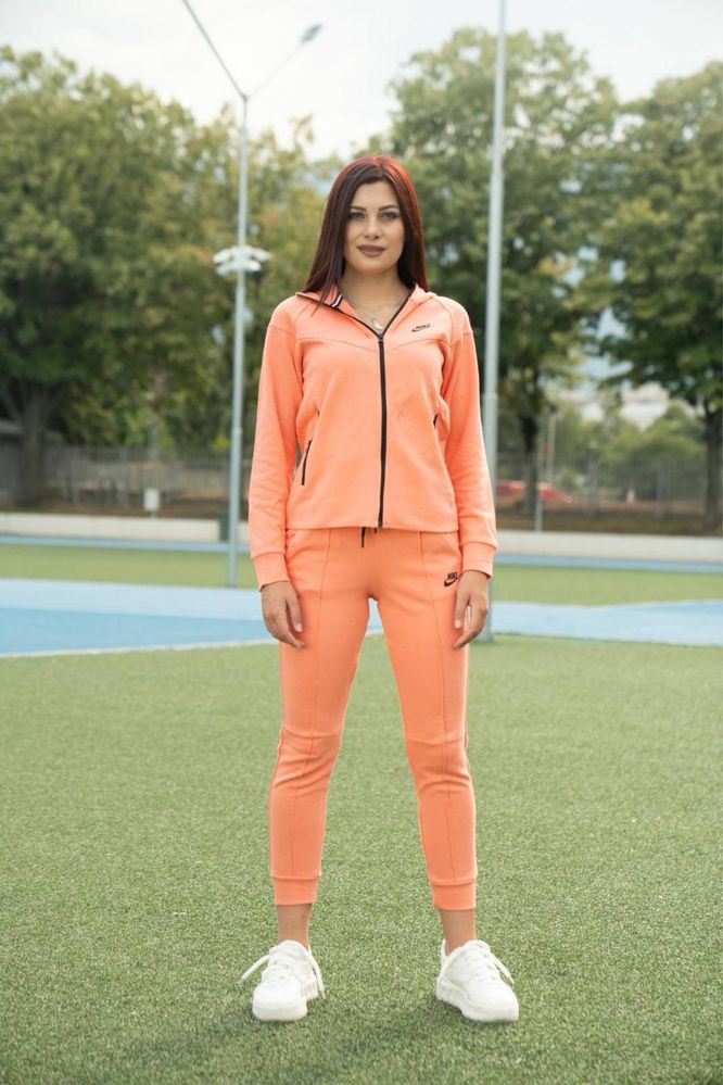 Дамски Nike Tech Fleece (различни цветове)