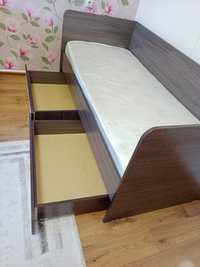 Кровать в отличном состоянии 180*70