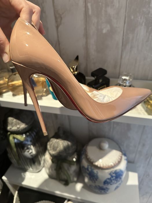 Christian Louboutin обувки Беж