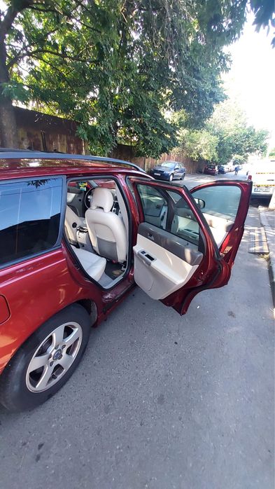 Volvo V50 – 2010 – 1.6D – Dublu climatronic, piele crem, pilot automat