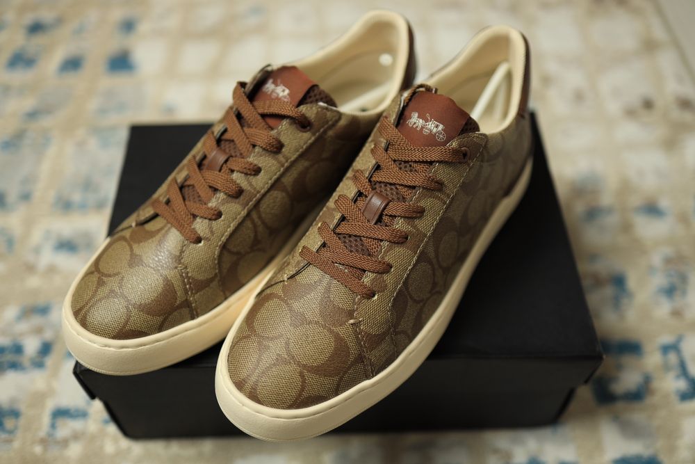 Продам новые кросовки Coach