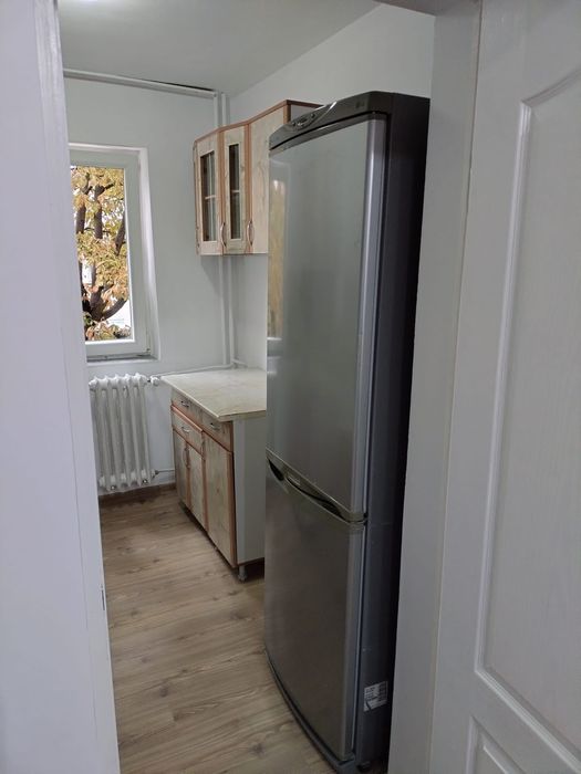 Închiriez apartament 3 camere G . Enescu