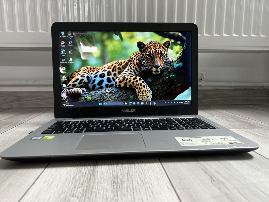 Laptop ASUS X556U