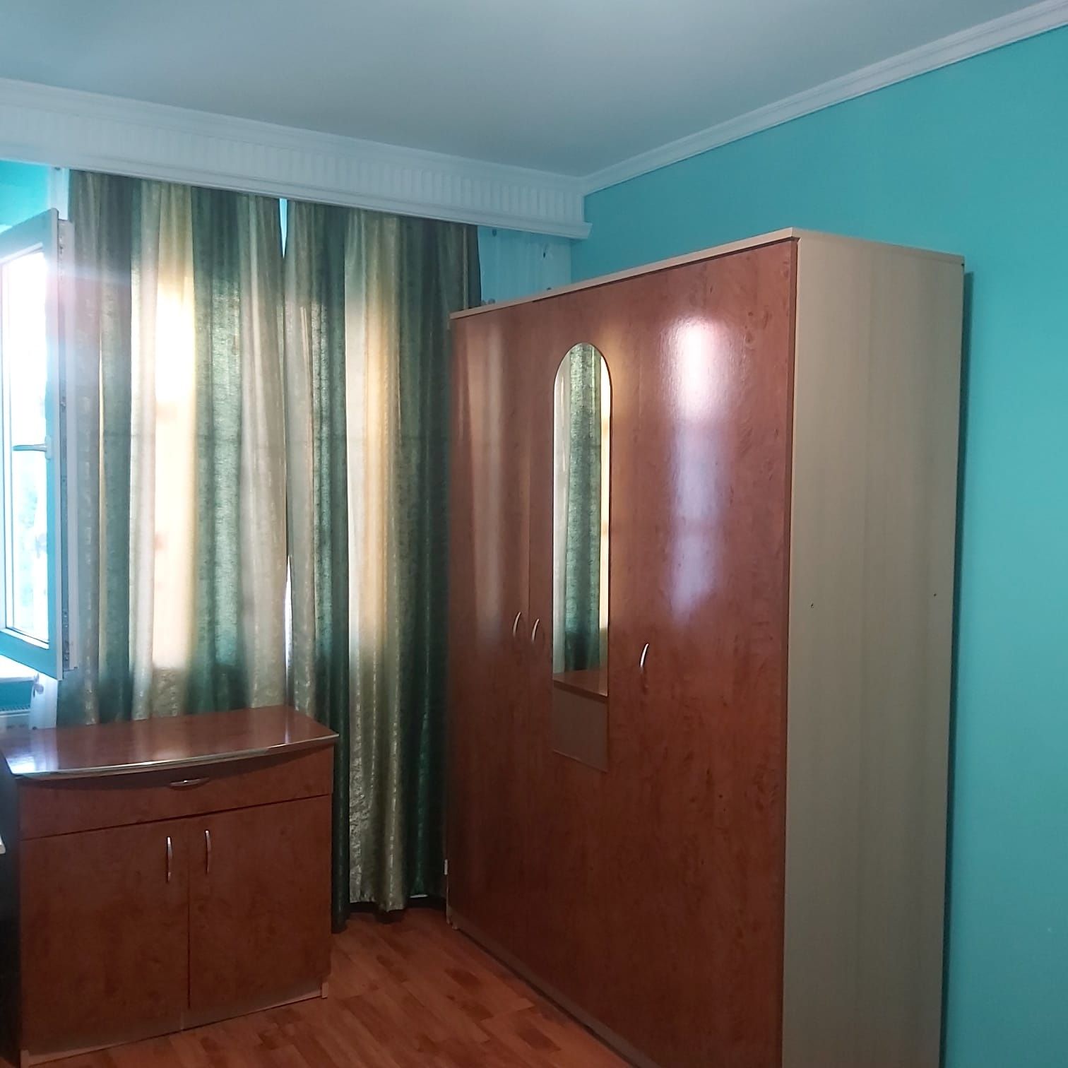 Inchiriez ap. 2 camere, centrala, et. 2, Trivale