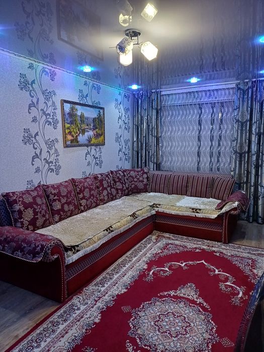 Продаётся 4 ком Квартира  очень уютная, тёплая, заезжай живи, радуйся