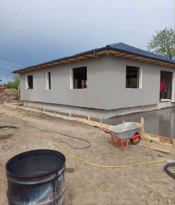 Case pe structura metalica