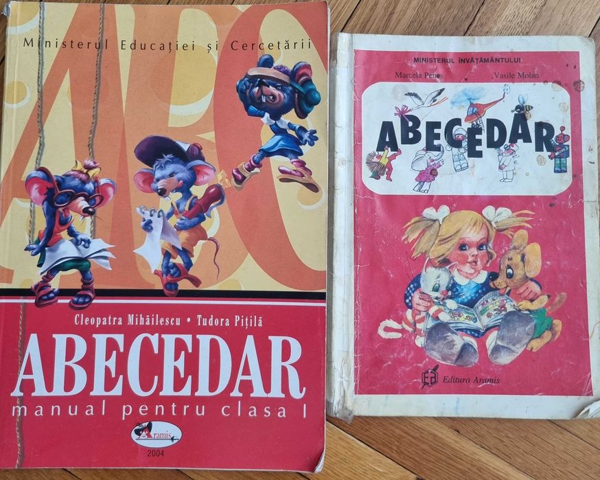 Vand un abecedar 1996 (cel din dreapta in poza), utilizat 50 lei