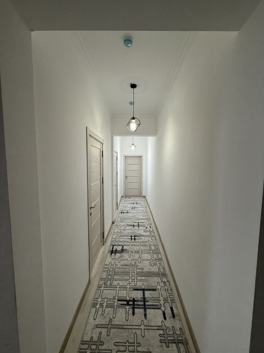 Kvartira sotiladi Sergeli Sputnik 3 xona 72 kv. Krediti bor