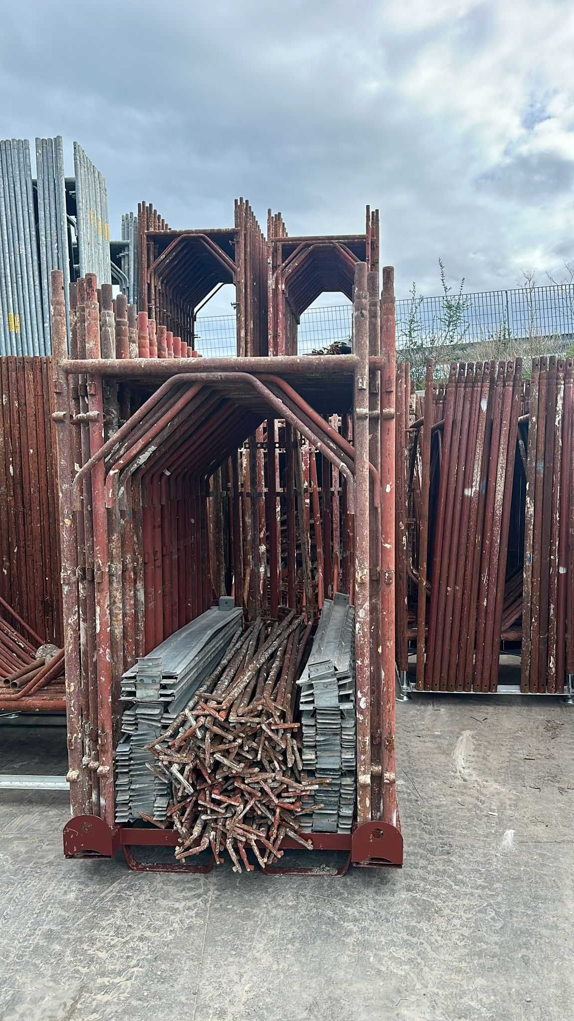 Schela constructii metalica uzata 460lei/tronson complet