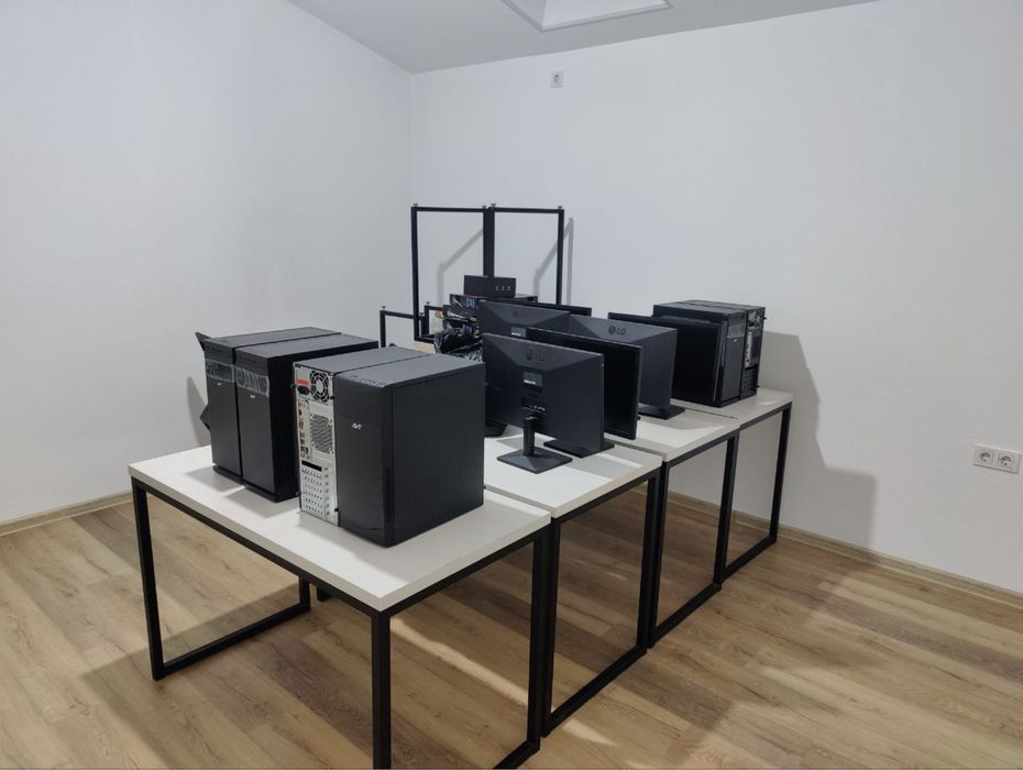 Продаётся готовый офисный комплект — 4 набора Б/у