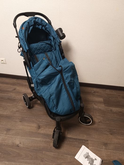 Коляска прогулочная